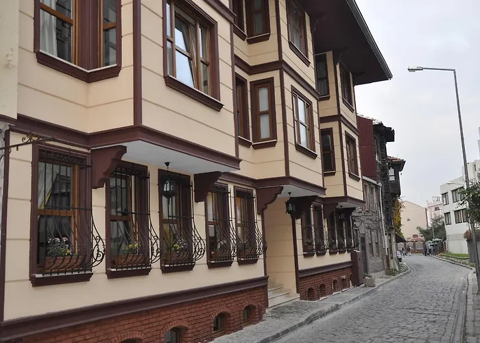 Aruna Hotel