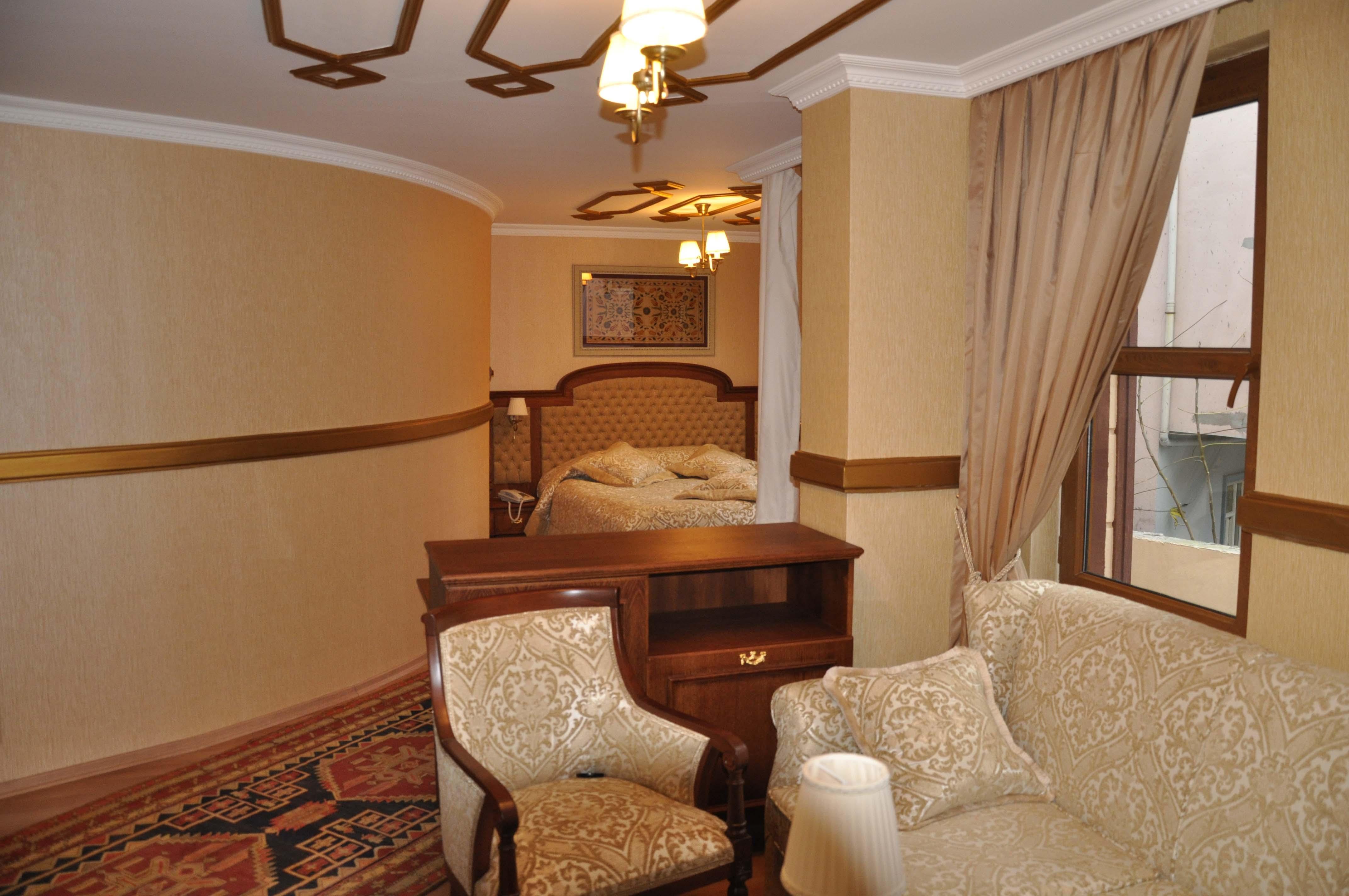 Hotel Aruna 4*